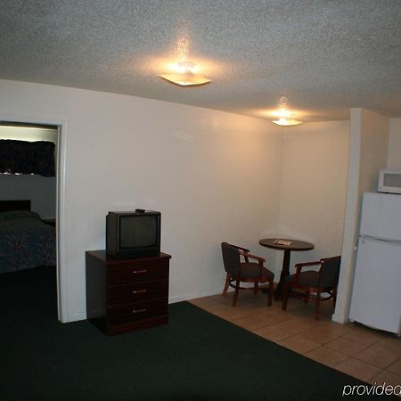 Stay Plus Extended Stay Suites أوبورن المظهر الداخلي الصورة